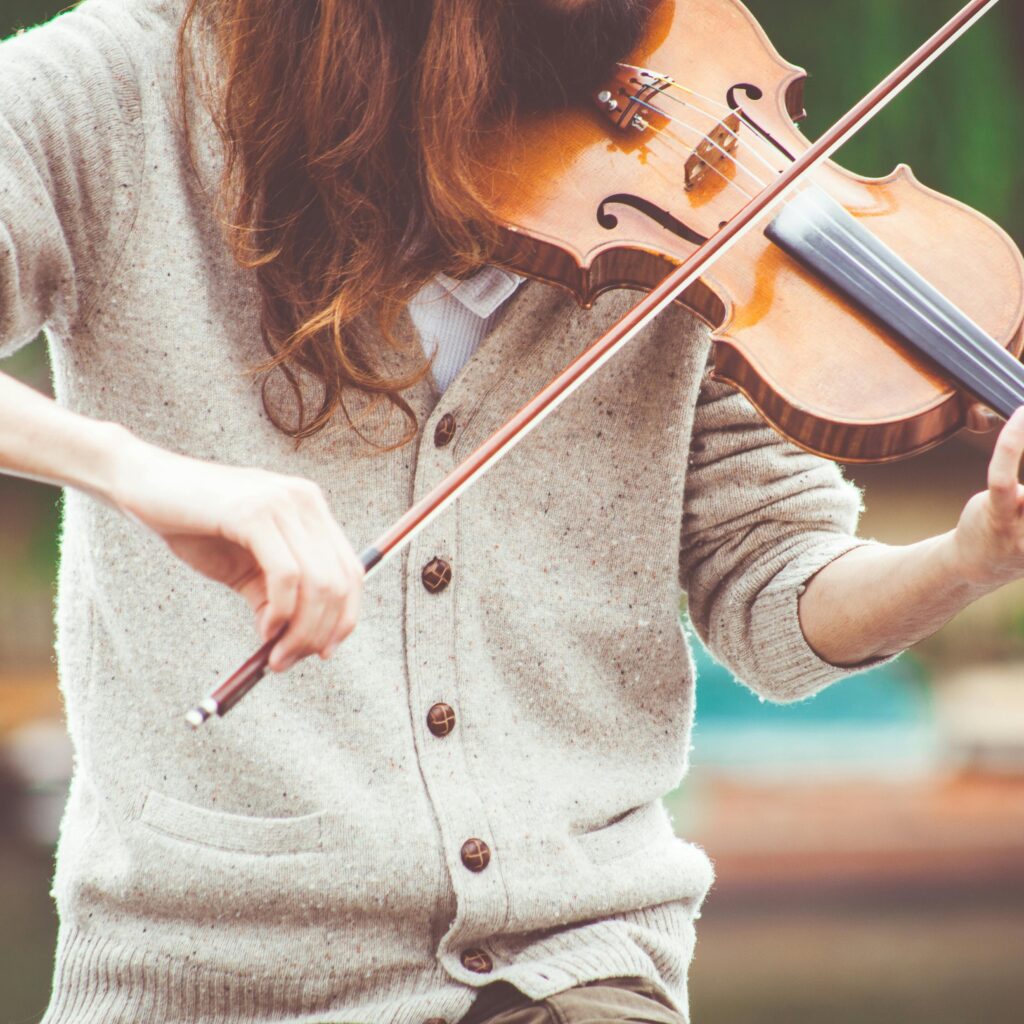 Kuvituskuva: viulunsoittaja